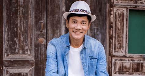 wang lei singer